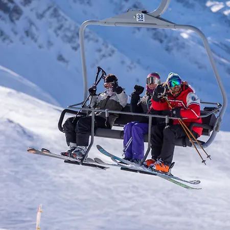Corzelet In - Out - Happy Alpehytte Chamonix